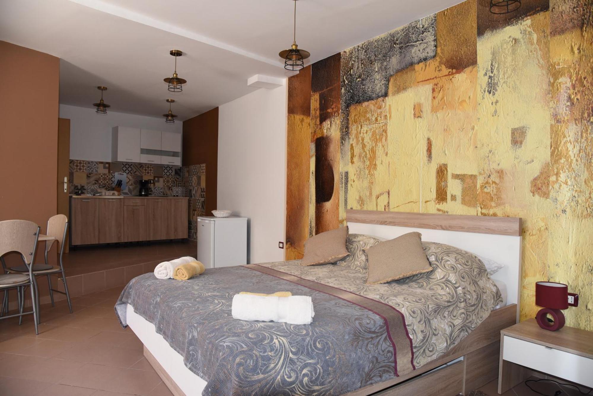 Central Apartments Circolo 罗维尼 外观 照片