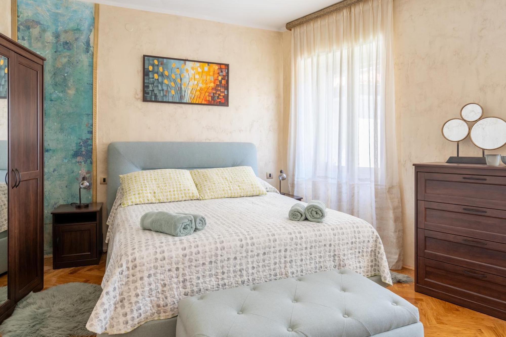 Central Apartments Circolo 罗维尼 外观 照片