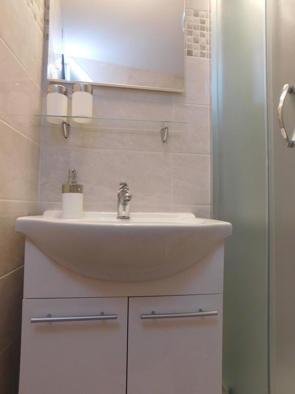 Central Apartments Circolo 罗维尼 外观 照片