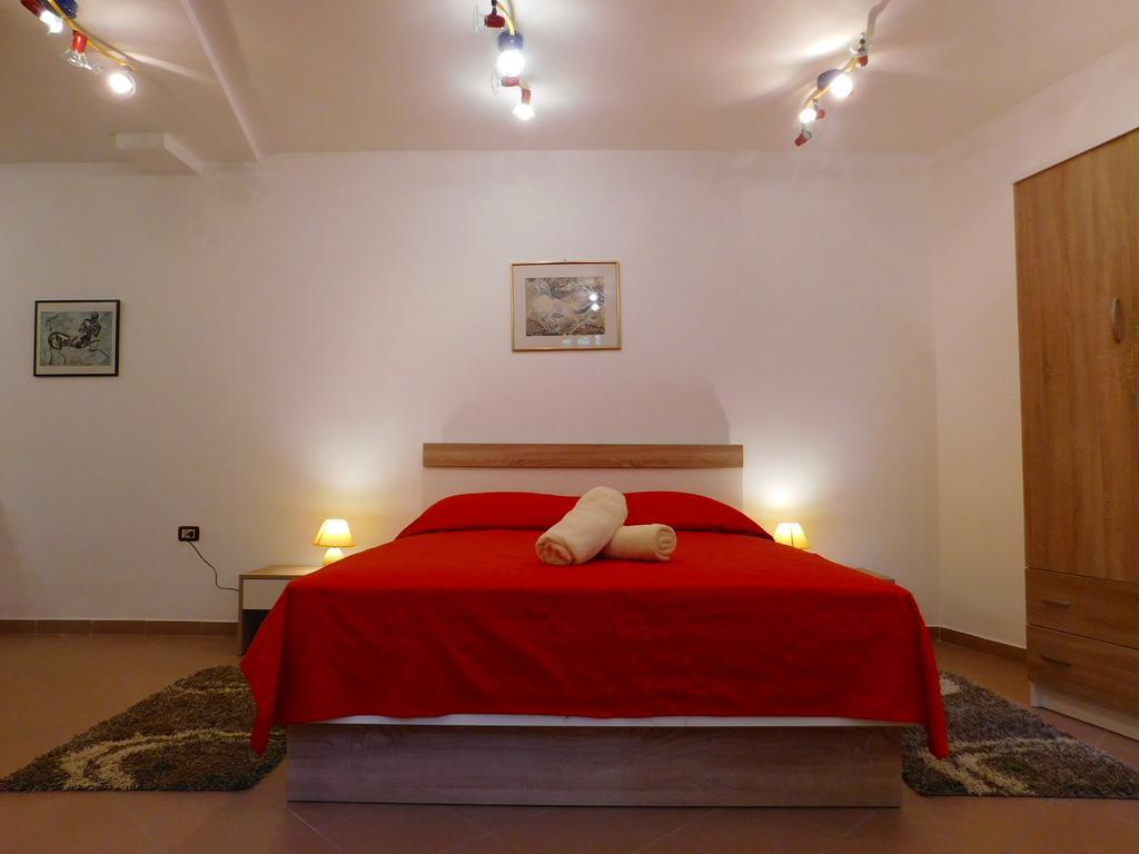 Central Apartments Circolo 罗维尼 外观 照片